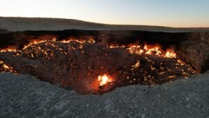 Scientists Reveal Chilling New Discovery Beneath the Ever-Burning ‘Gates of Hell’ That Defies All Expectations
