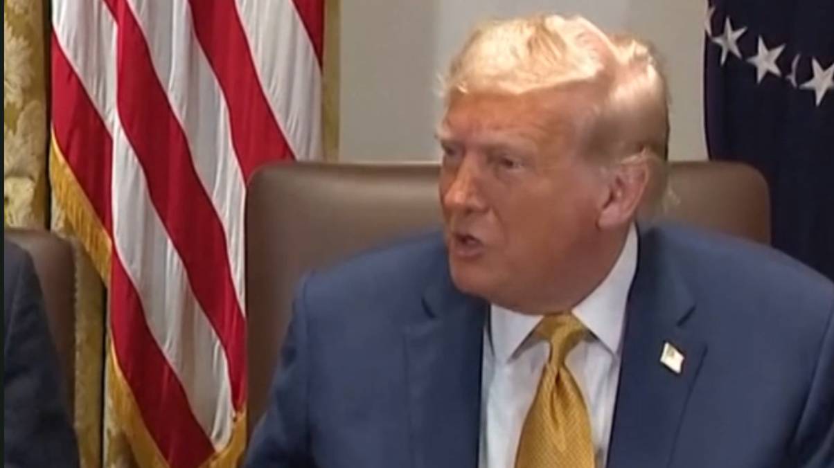 Donald Trump’s Unexpected Response to Epstein Question Sparks Fierce Curiosity After Shocking CCTV Footage Release