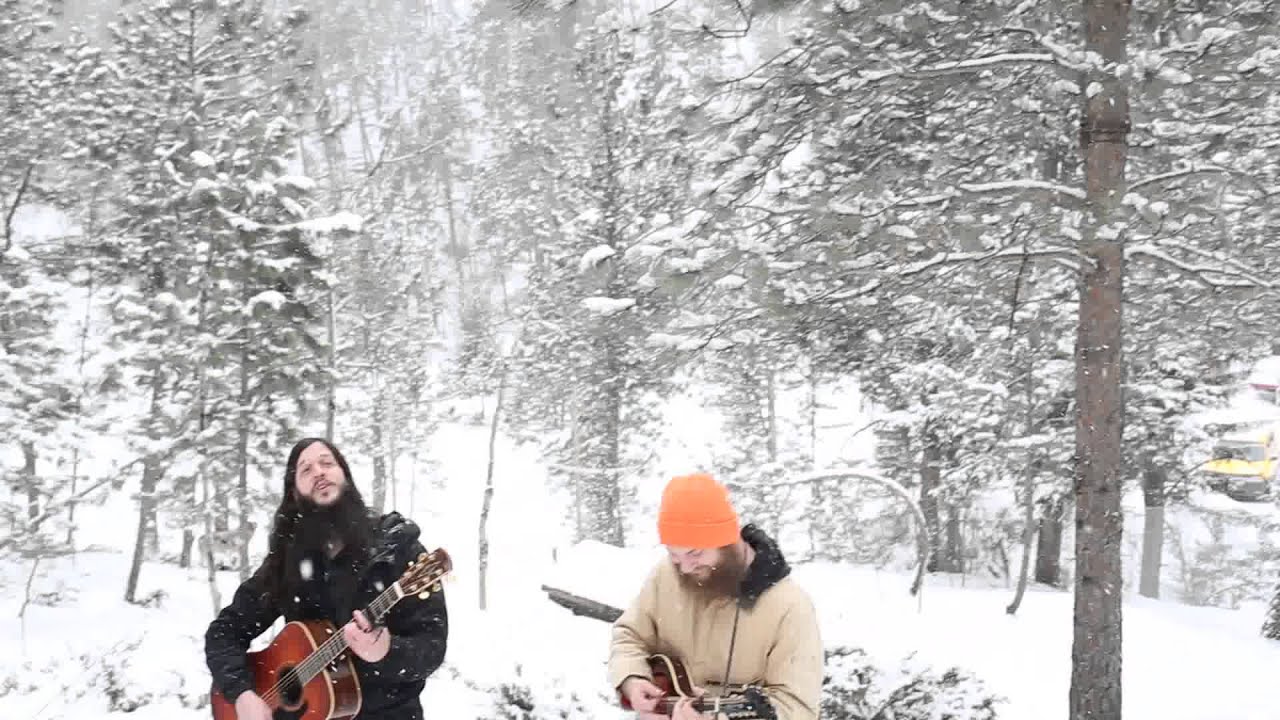 "Amidst the Snowy Pines, Their Folk Song Unleashed a Spellbinding Surprise!"