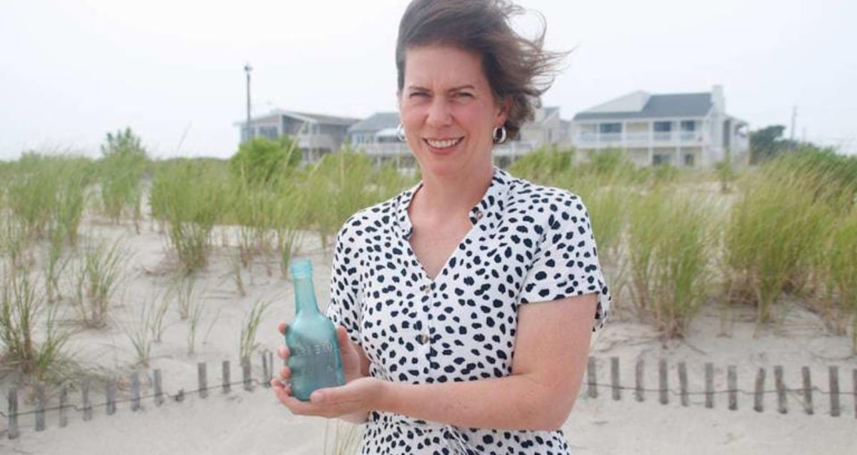 "Ancient Secrets Uncovered: Could This New Jersey Beach Bottle Hold Messages from Over a Century Ago?"