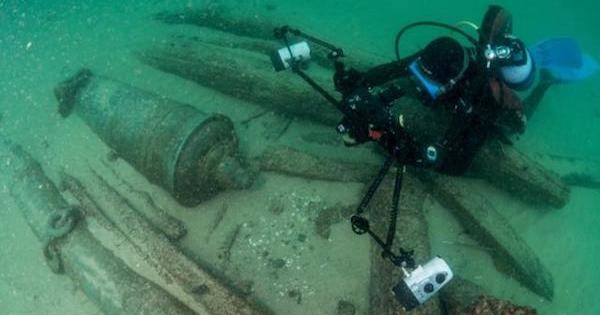 "Unearthed Secrets: How a 400-Year-Old Shipwreck Could Rewrite Maritime History"