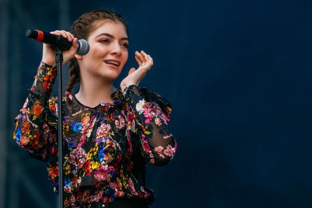 "Unearthed Secrets: The Astonishing Aspects of Lorde That Fans Mysteriously Overlook"