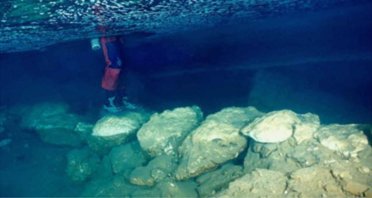 "Ancient Secrets Unearthed: Submerged Bridge in Mallorcan Cave Suggests Human Life on the Island 6,000 Years Ago!"