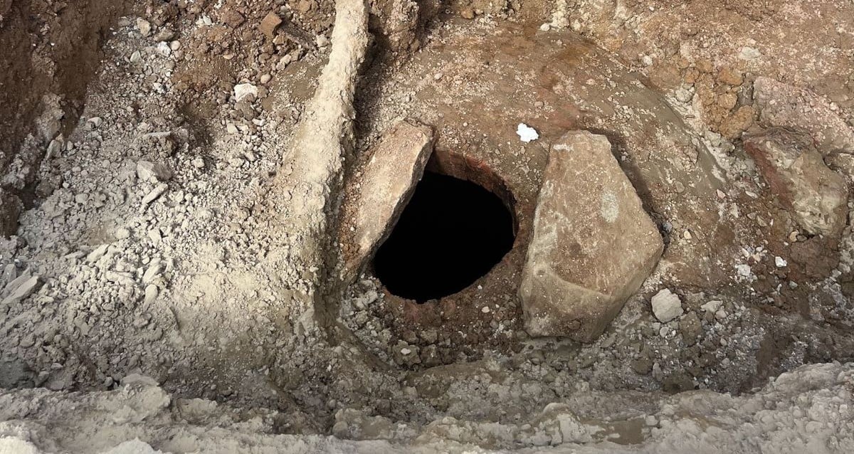 "Secrets Unearthed: Mysterious Underground Chamber Discovered Beneath D.C.'s National Mall"