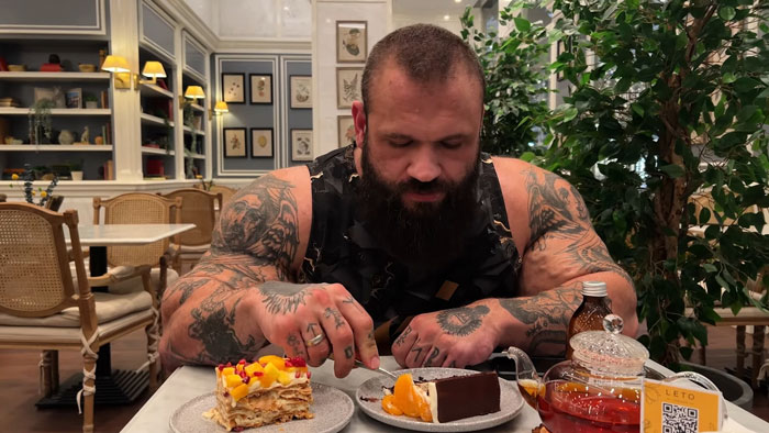 "Tragic Loss of the 'Most Monstrous Bodybuilder': Inside the Life and Secrets of the 36-Year-Old Fitness Icon Who Devoured Seven Meals a Day"