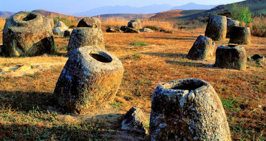 "Unveiling History: What Secrets Lie Within the 137 Mysterious 'Jars of the Dead' Discovered in Laos?"