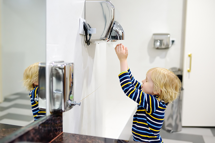 "Chaos in the Restroom: The Shocking Confrontation That Left a Mom Reconsidering Her Outrage!"