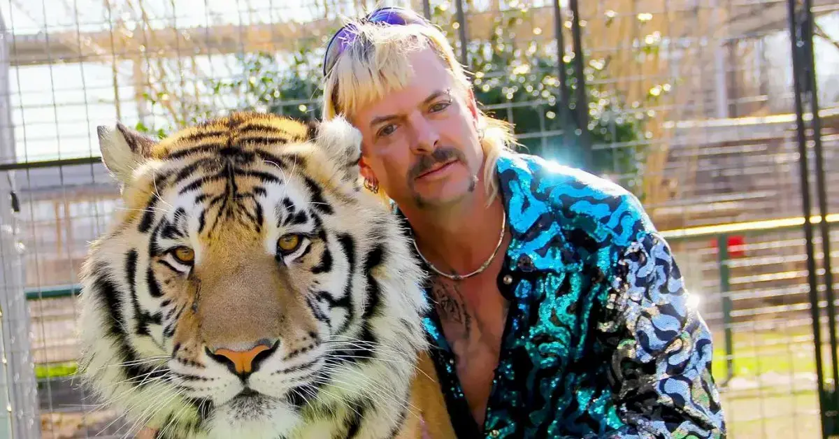 "Behind Bars and Heartbroken: Joe Exotic's Urgent Plea to Trump for His Fiancé's Freedom"