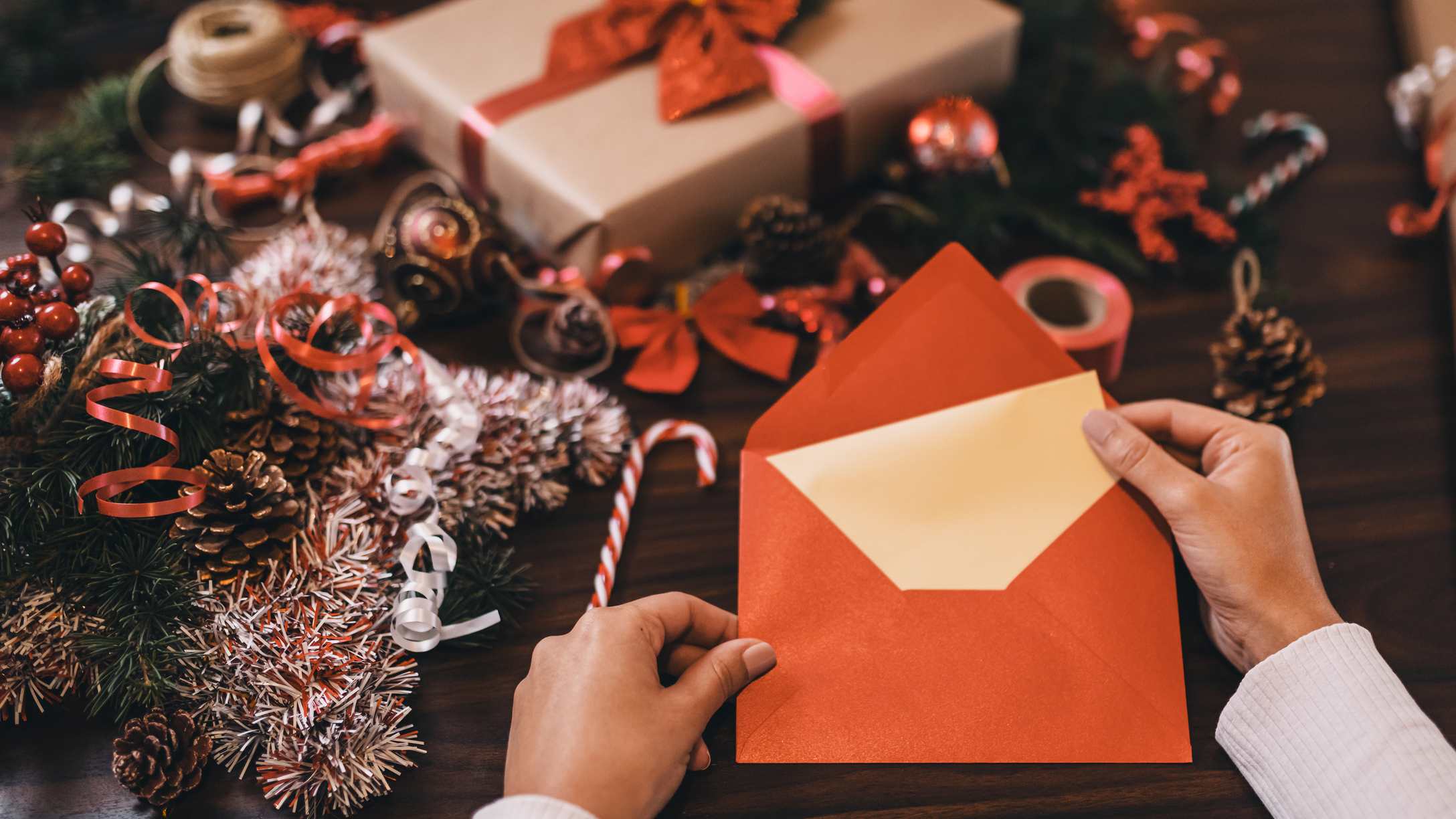 "Unlock the Secret Timing: When is the Perfect Moment to Send Christmas Cards?"