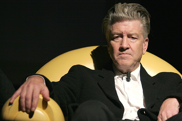 "Behind the Enigmatic Lens: Remembering David Lynch, the Visionary of 'Twin Peaks' Who Left Us with a Lasting Puzzle"