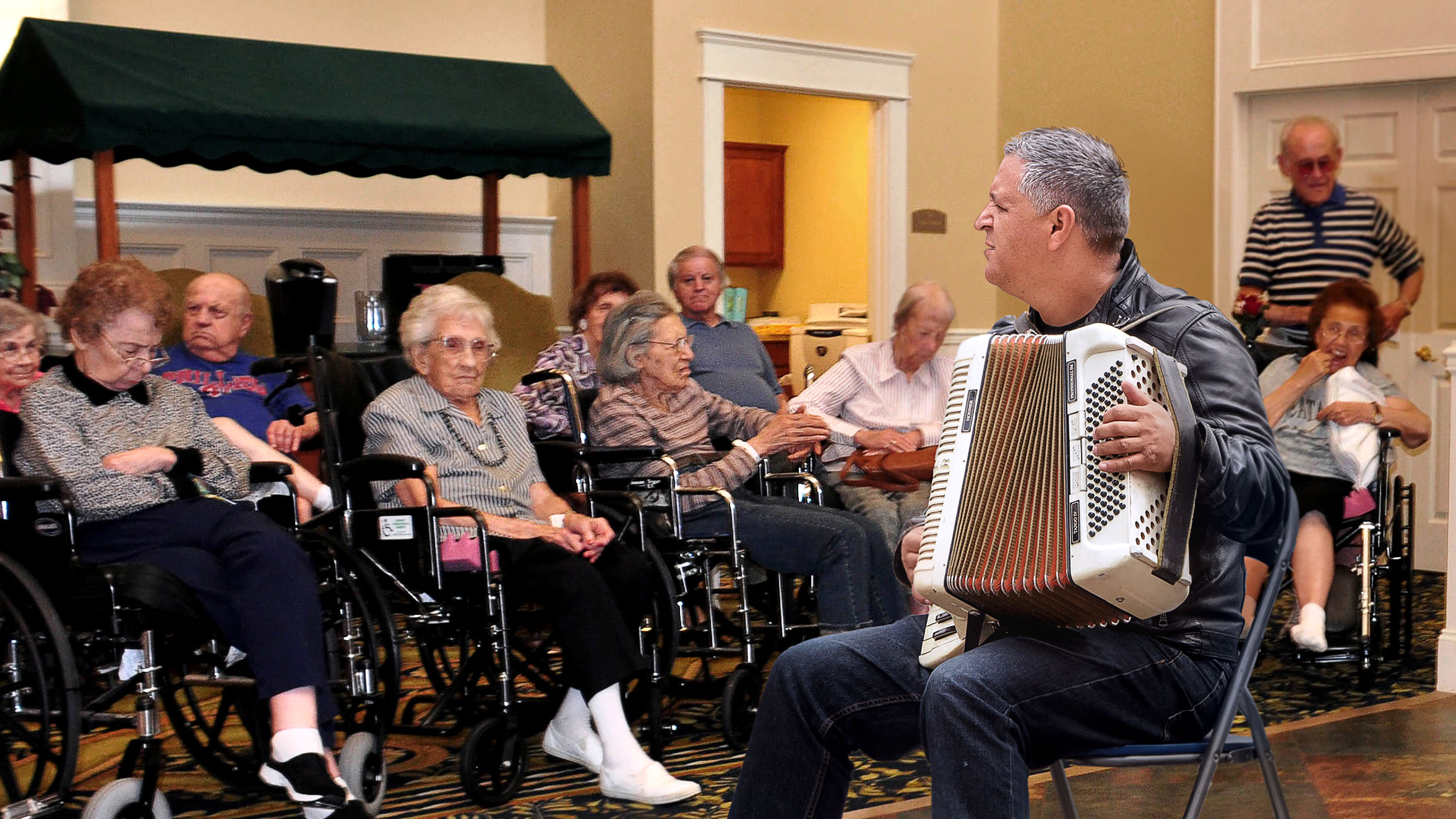 "Unraveling the Mystery: Is This Accordion-Wielding Musician Really Billy Joel in Disguise?"