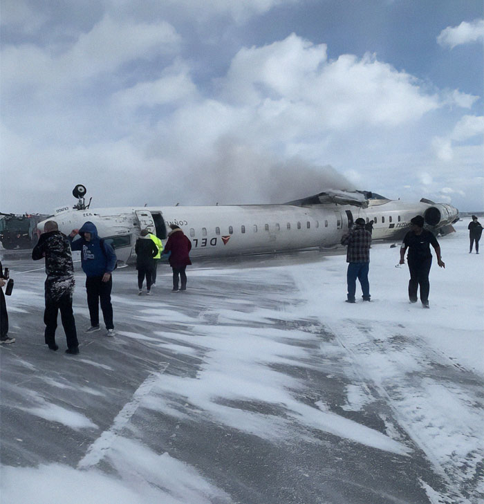 "Shocking Delta Flight Footage Reveals Passengers in Distress: What Really Happened During the Chaotic Landing?"