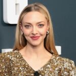 "Amanda Seyfried's Award Show Wardrobe Malfunction: The Shocking Moment She Didn’t Expect in Front of A-List Stars!"