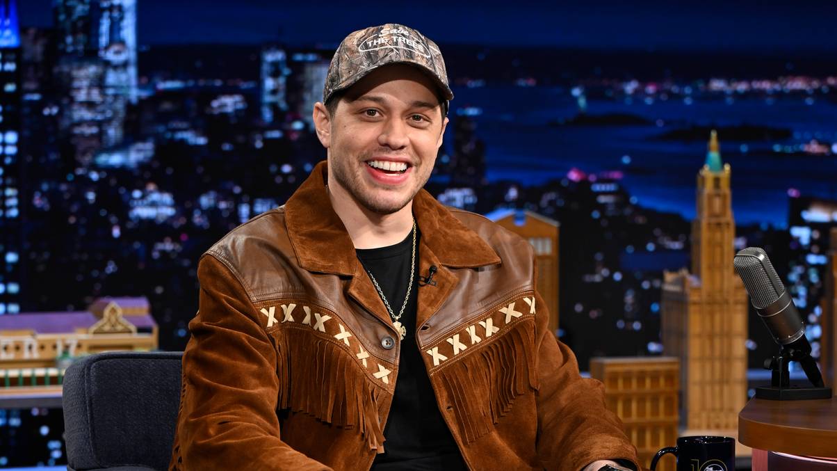 "Pete Davidson's $20K Peace Offering: What Sparked the Feud with Fellow Comedian?"