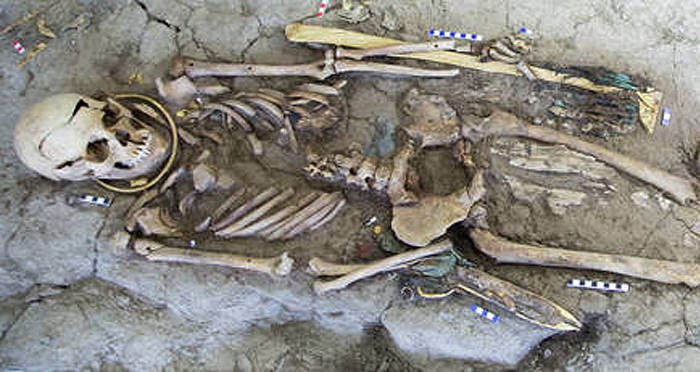 "Unearthed Secrets of the Iron Age: The Mystifying Burial of Two Teenagers Adorned in Luxurious Jewelry Found in Kazakhstan"