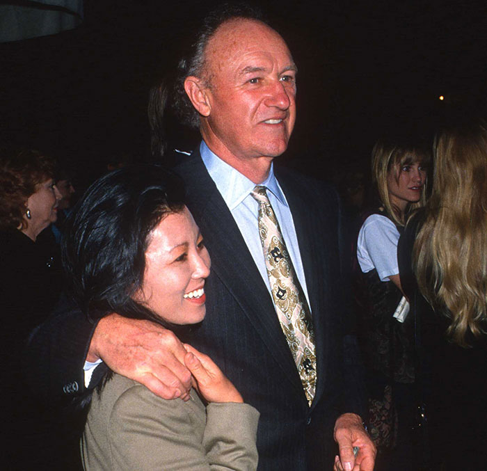 "Unraveled Secrets: Gene Hackman's Wife's Mysterious Call After His Official Time of Death Shakes Hollywood!"