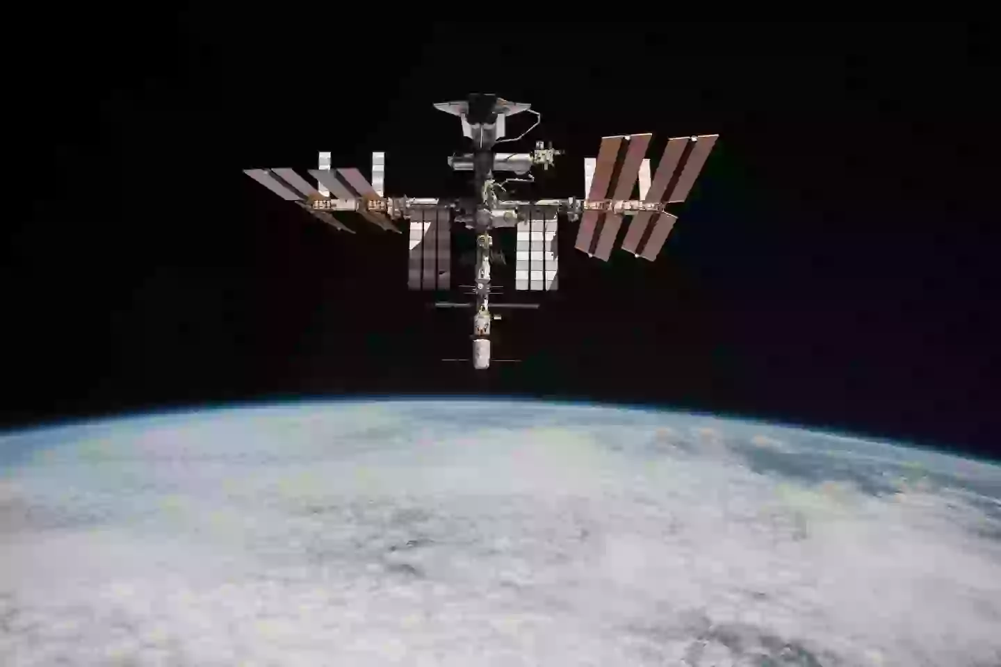"From Space to Summit: Astronauts Capture Stunning Everest Views Before Return to Earth"