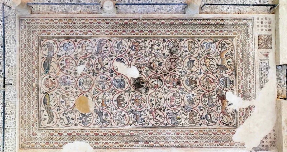 Ancient Byzantine Mosaic Unearthed in Israel’s Negev Desert Reveals Secrets Lost for 1,600 Years—Now Revealed to the World!