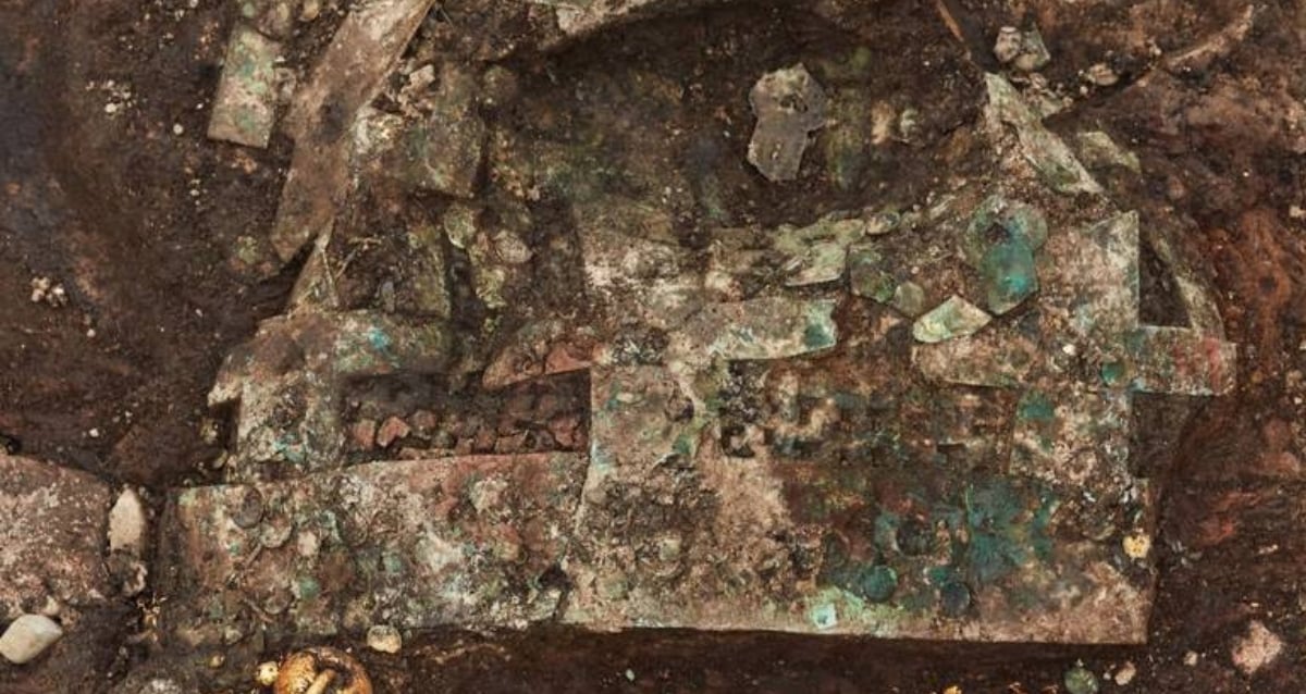 Ancient Korean Crown Encrusted with Rare Jewel Beetle Wings Unveils Stunning Secrets from 1,400 Years Ago