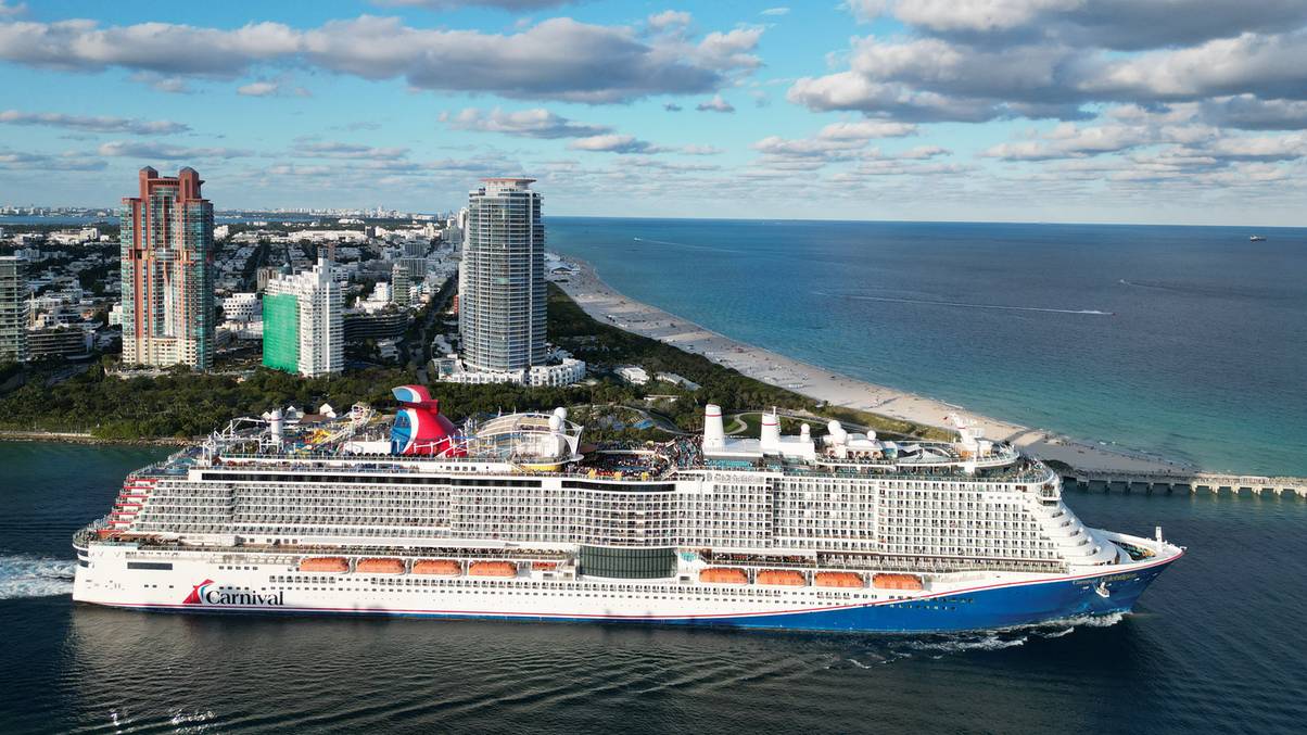 Carnival Cruise Revelations: Shocking Cabin Safety Rule That Passengers Didn’t Know They Agreed To