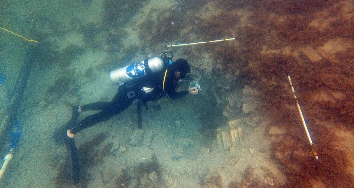 Hidden Secrets of the Caribbean Unveiled: Divers Discover Sunken Danish Slave Ships Lost to a 1710 Mutiny