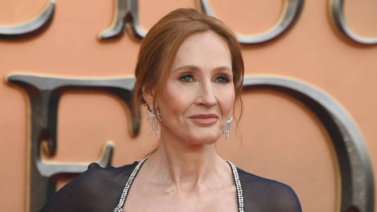J.K. Rowling Drops Cryptic Response After Emma Watson’s Alleged Public Jab—What’s Really Happening Behind the Scenes?