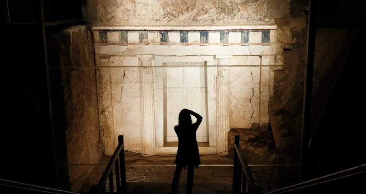 Mystery Deepens: Ancient Greek Tomb Linked to Alexander the Great’s Father Reveals Unexpected Family Secret