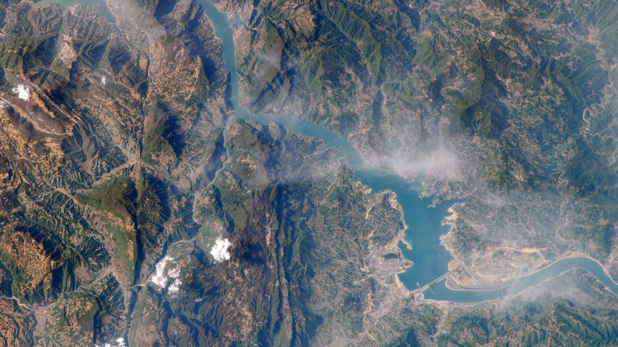 Mystery in Orbit: NASA’s Expedition 19 Uncovers Man-Made Object That’s Slowing Earth’s Spin