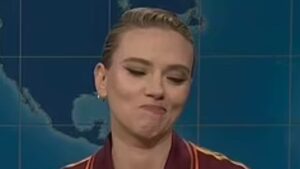 Scarlett Johansson’s Surprising Payback Stuns SNL Host After On-Air Apology for Risqué Joke