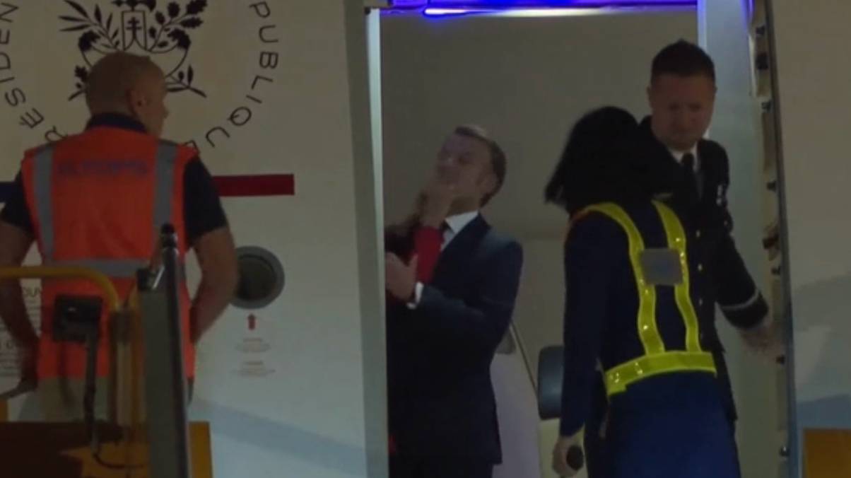 Unseen Moments: Macron’s Shocking Reaction to Wife’s 'Slap' Decoded by Expert and Lip Reader