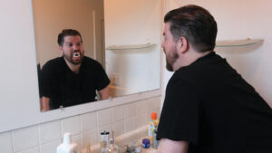 Ambitious Man’s Unorthodox Preparation for Halloween Leaves Neighbors Curious About His Secret Dracula Transformation