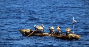 Ancient Craft, Epic Journey: Scientists Brave 140 Miles Across the Ocean in a Prehistoric Canoe—What They Discovered Changes History!