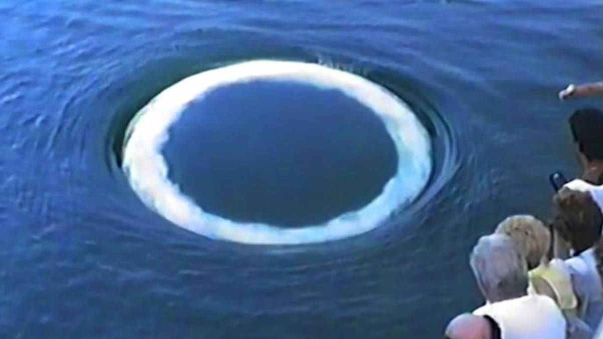 Mysterious Bubble 'Smoke' Rings Baffling Scientists Could Unlock Secret Clues to Alien Life