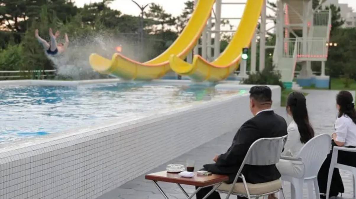 Tourist’s Narrow Escape from Soaking Kim Jong-Un on Waterslide Sparks Intense Drama and Global Curiosity