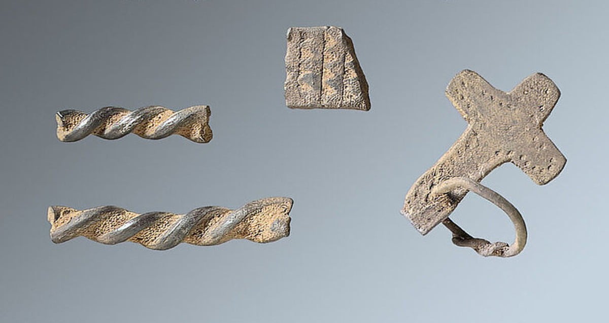 Unbelievable Viking Hoard Discovered on German Riverbank—Ancient Secrets Unearthed by Amateur Detectorist!