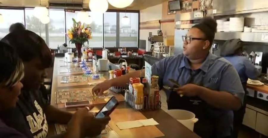 Waffle House Waitress Caught on Hidden Camera—What She Did Next Shocked Everyone!