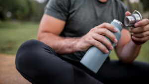 Doctor Reveals Shocking Hidden Dangers Lurking Inside Your Unwashed Water Bottle