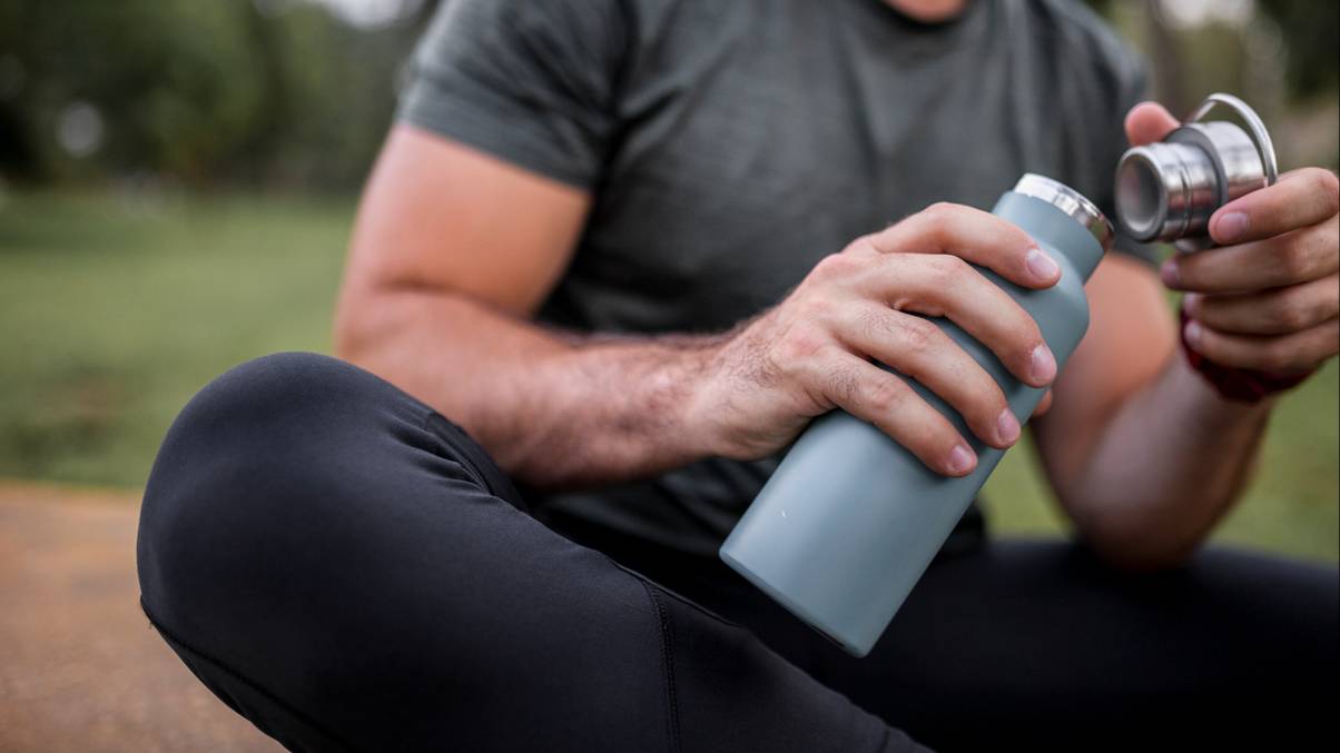 Doctor Reveals Shocking Hidden Dangers Lurking Inside Your Unwashed Water Bottle