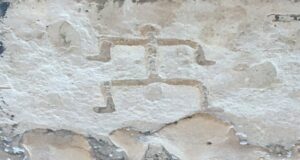 Hidden for Centuries: Ancient Hawaiian Petroglyphs Emerge from Shifting Sands, Unlocking Mysteries of the Past