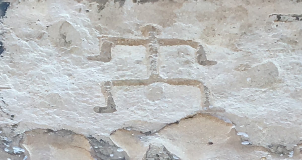 Hidden for Centuries: Ancient Hawaiian Petroglyphs Emerge from Shifting Sands, Unlocking Mysteries of the Past