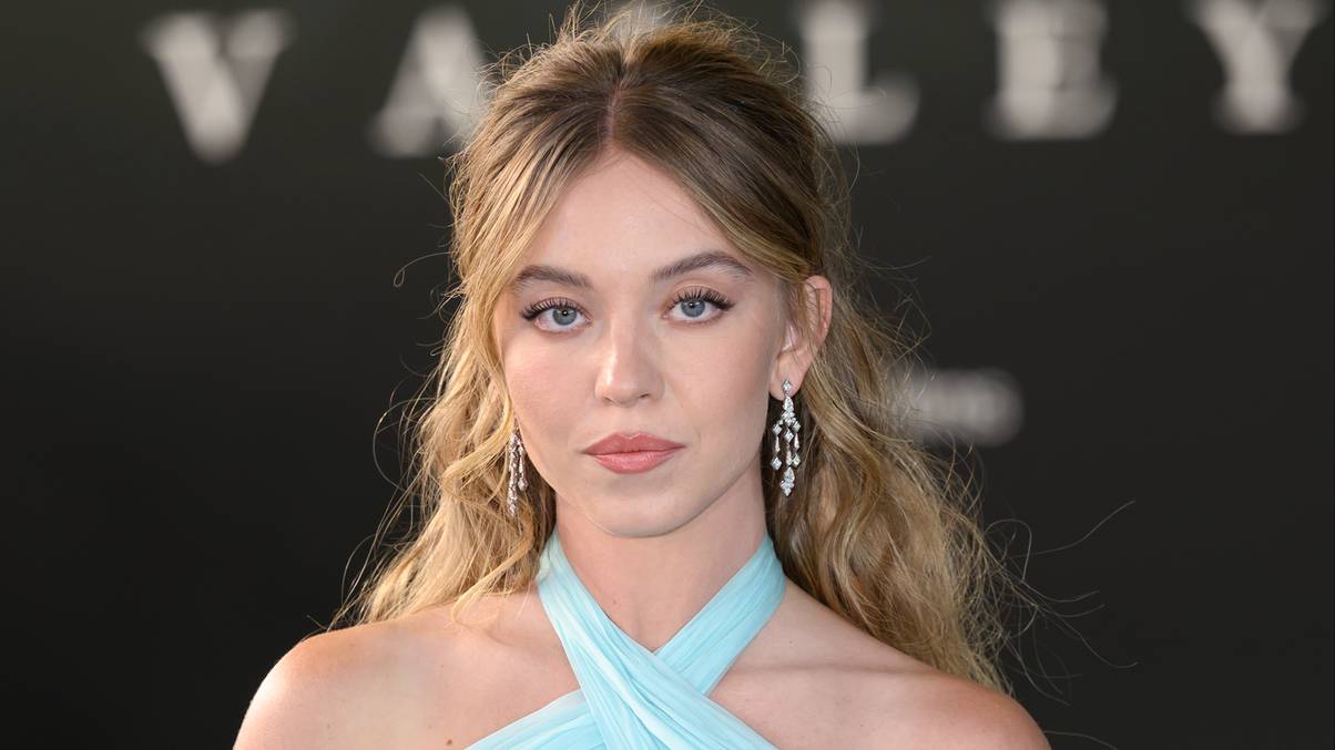 Sydney Sweeney Reveals the Shocking Family Reaction That Made Her Dad and Grandad Walk Out During Explicit Scene