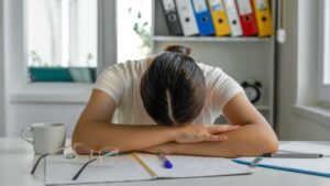 The Hidden Danger Behind ‘Monday Blues’ That Could Be Silently Threatening Your Health