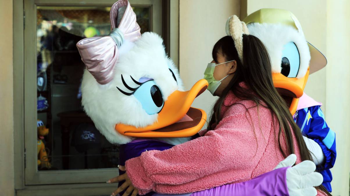 The Surprising Disney Hug Rule You Never Knew Existed—And Why It’s Changing Theme Park Visits Forever