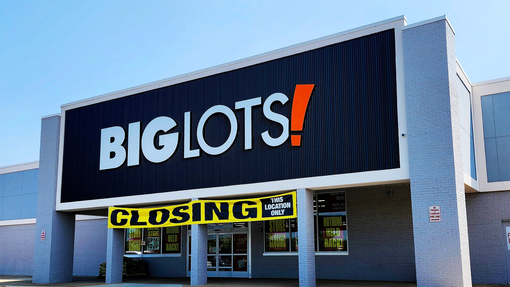 Therapist's Surprising Advice Leads Big Lots to Shut Doors Nationwide—What Did They Discover?