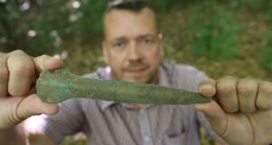 Ancient Secrets Unearthed: German Father and Sons Stumble Upon 3,500-Year-Old Dagger in Forest Walk