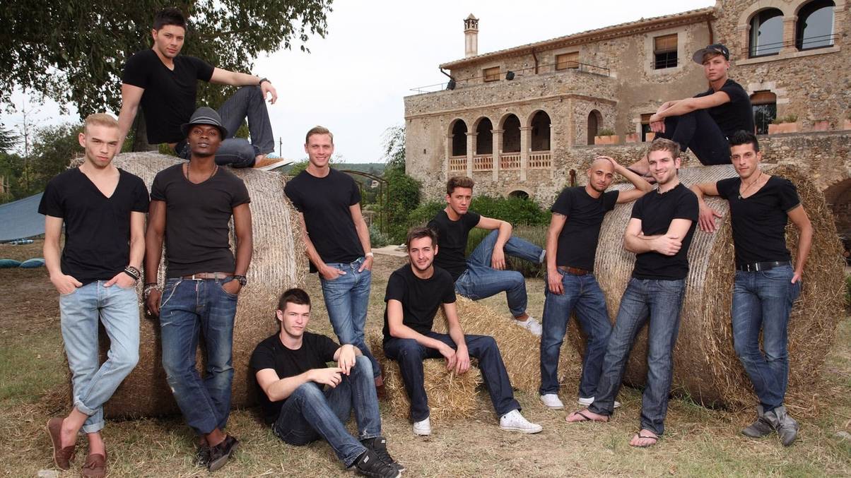 Controversial Dating Show Where Gay Men Hid Their Truth for a Million Dollars Resurfaces—What Really Happened Behind the Scenes?