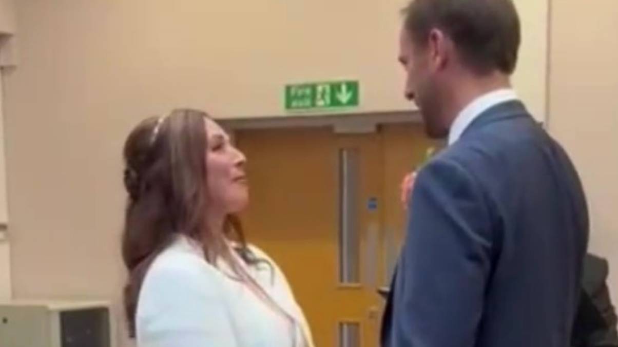 Groom Unwittingly Utters Shocking Phrase in Wedding Vows, Leaving Guests Stunned