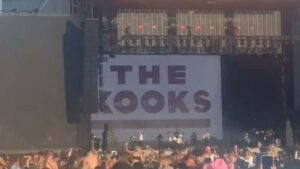 Hollywood Star’s Unexpected Rap Performance at Reading Festival Leaves Crowd Stunned