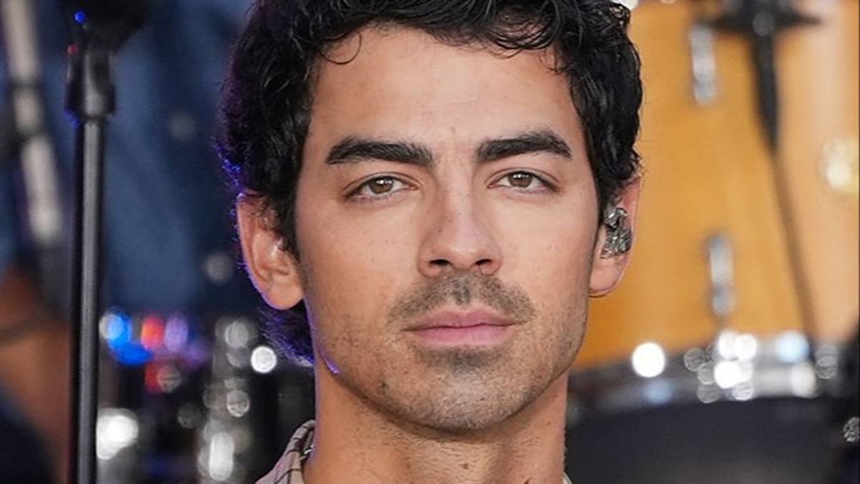 Joe Jonas Spills on Awkward Aftermath of Secret Mile High Club Encounter