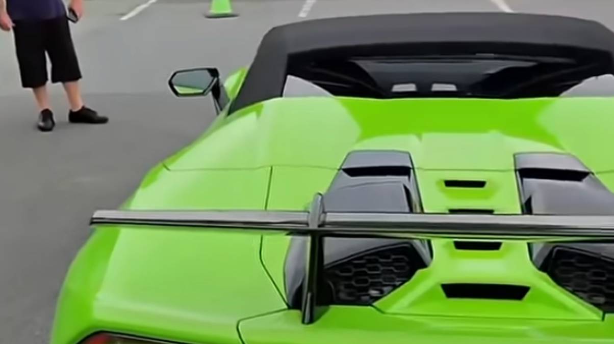 Man’s £210,000 Lamborghini Trade-In Takes Unexpected Turn at WeBuyAnyCar—You Won’t Believe What Happened Next!